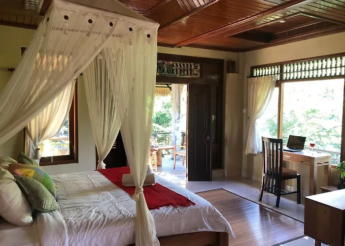 Suk's House-live Locally In Family Compound Guest house