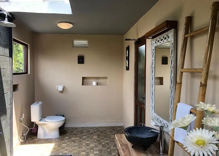 Suk's House-live Locally In Family Compound Guest house