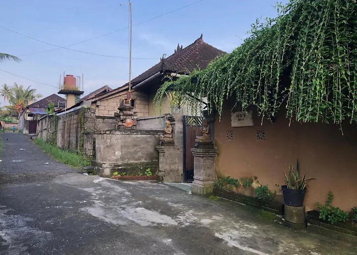 Suk's House-live Locally In Family Compound