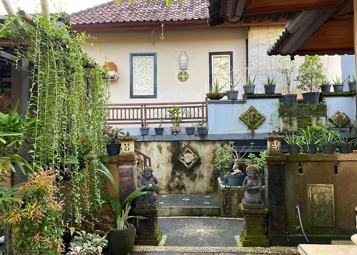 Suk's House-live Locally In Family Compound Guest house *